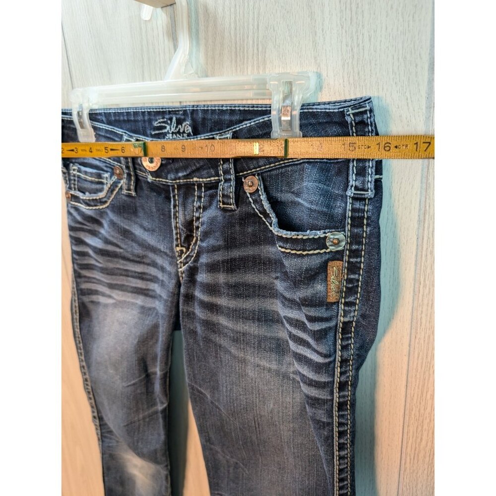 Silver Tuesday Bootcut Jeans Women Size 27/31  Mid Rise Distressed Blue Denim - Picture 10 of 12